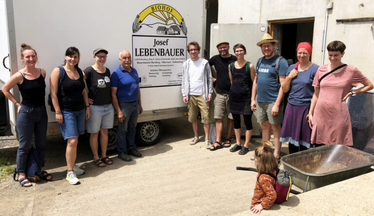 Gruppenfoto mit Josef Lebenbauer